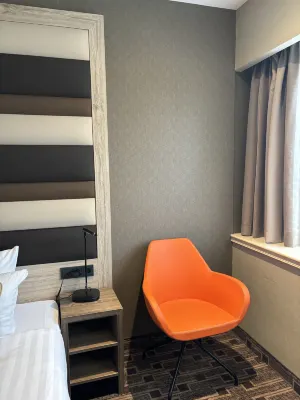 XO Hotels Blue Tower Zimmer Photos