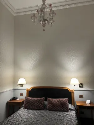 Strozzi Palace Hotel Zimmer Photos