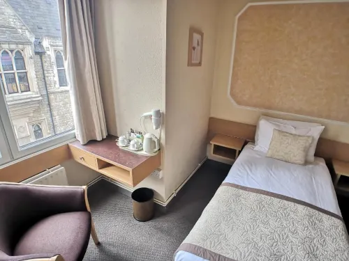 Lancaster Hall Hotel Zimmer Photos