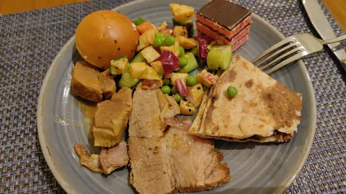 DoubleTree by Hilton Resort & Spa Marjan Island Makanan Photos