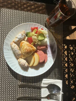 シャクリ ゲスト ハウス 食事 Photos