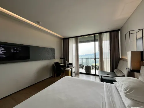Royal Tulip Golf Resort Gunung Geulis Zimmer Photos