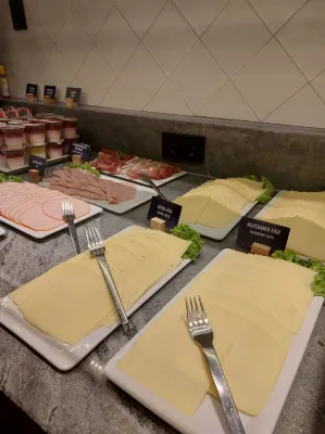 Hampton by Hilton Berlin City West Dining Photos
