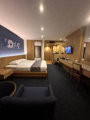 Royal Palace Hotel Rooms Photos