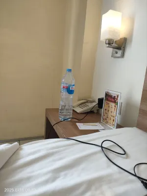 Hotel Evora Surabaya Kamar Photos