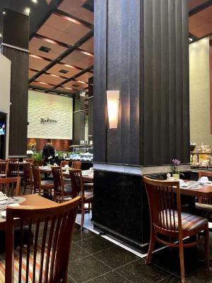 Radisson Hotel Curitiba Restauration Photos