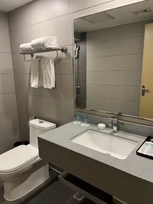 Leisure Inn Rooms Photos