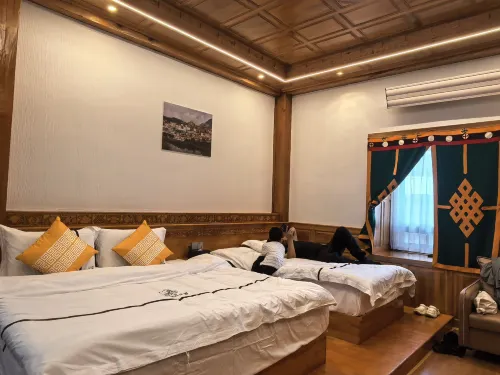 Shangri-La Nongla Yangpi Ecological Manor (Napa Sea Scenic Area) Kamar Photos