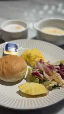 RIVER INN STATION Dining Photos