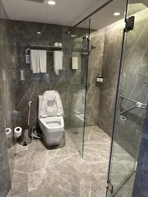Ramada Plaza by Wyndham Bangkok Menam Riverside Rooms Photos