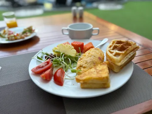 The Yama Hotel Phuket Makanan Photos