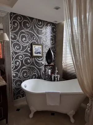 The Legend Hanoi Hotel Kamar Photos