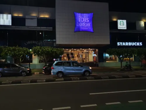 ibis budget Jakarta Menteng Dekat Hotel Photos