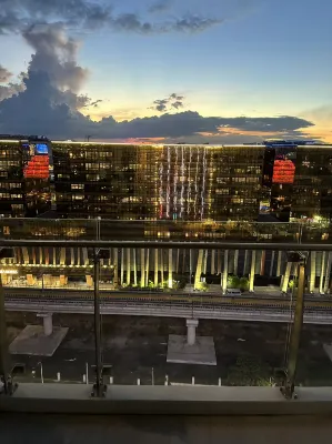 Luxury hotel near City of Dreams Solaire NAIA MOA- City of bridge Nära hotellet Photos