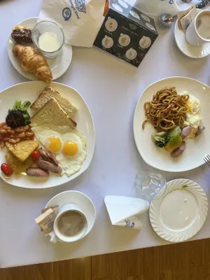 Bayangol Hotel Dining Photos
