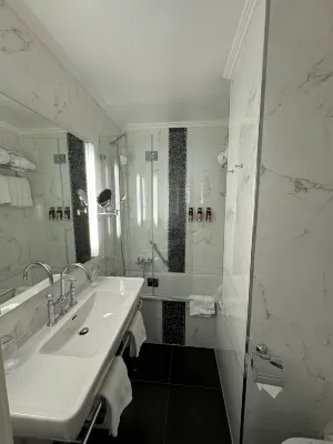 Grand Hotel Suisse Majestic, Autograph Collection Rooms Photos