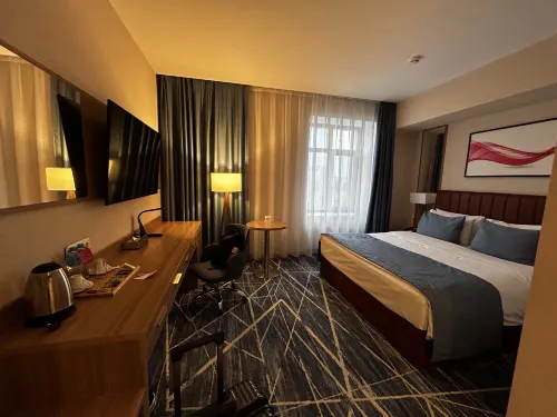 Ramada by Wyndham Astana Zimmer Photos