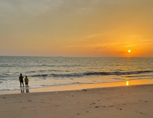 Beach Bungalow at Lanta Resort Near Hotel Photos