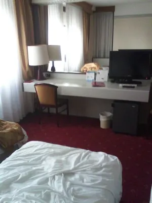 Hotel Maxim Rooms Photos