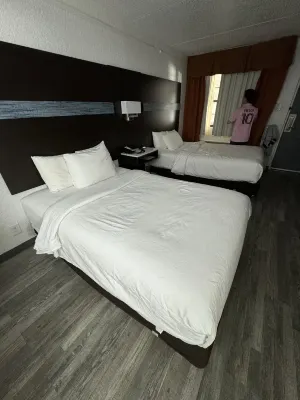Quality Inn & Suites Airport Chambres Photos