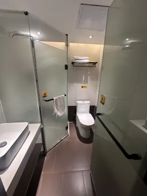 IU Hotel (Guangzhou Chest Hospital Taojin Subway Station) Camere Photos