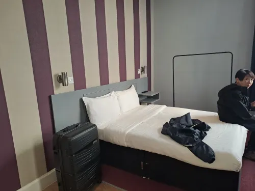 Citi Hotel Aberdeen Rooms Photos