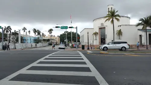 Clinton Hotel South Beach Рядом с отелем Photos