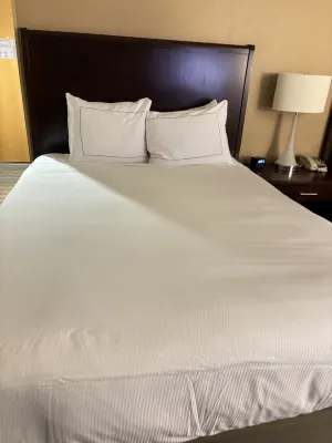 DoubleTree by Hilton Portland, or Rooms Photos