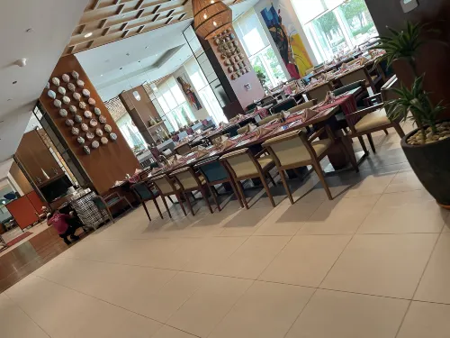 Crowne Plaza Muscat OCEC Restauration Photos
