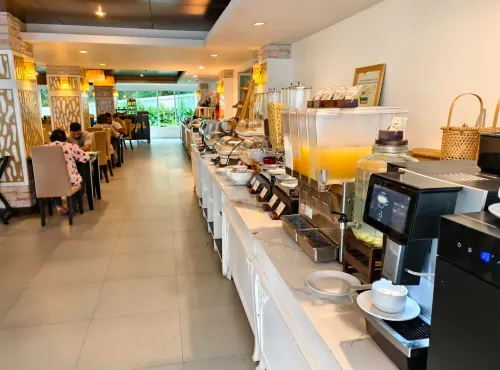 Chanalai Hillside Resort, Karon Beach Питание Photos
