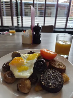 Leonardo Hotel Belfast Dining Photos