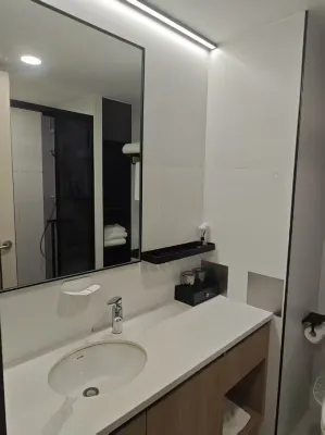 Langhui Executive Apartment (Shenzhen Nanshan Metro Station Raffles Square) Rooms Photos