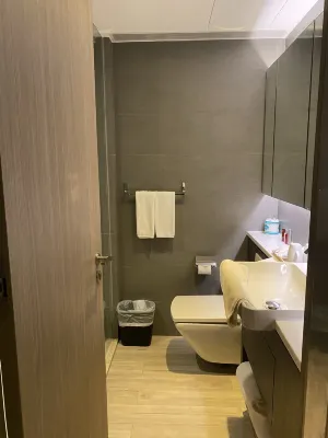 CM+ Hotels and Serviced Apartments Kamar Photos