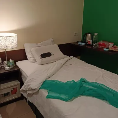 Go Hotels Plus Mandaluyong Rooms Photos