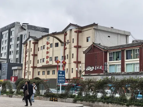 Vienna Hotel (Lijiang Old Town) Exterior Photos