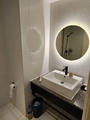 Crystal Crown Hotel JB Kamar Photos