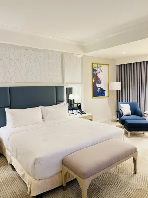Royce Hotel & Casino Kamar Photos