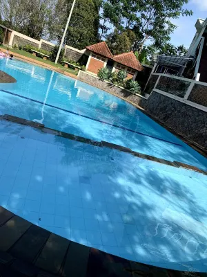 Urbanview Hotel Syariah Insani Cisarua Puncak Relaksasi & Rekreasi Photos