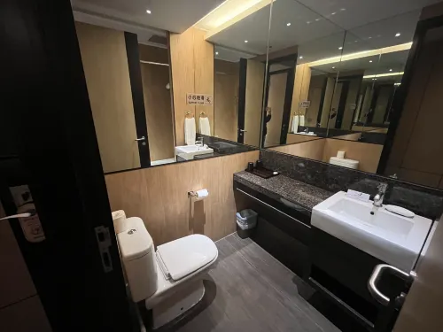 Noah’s Ark Hotel & Resort Rooms Photos
