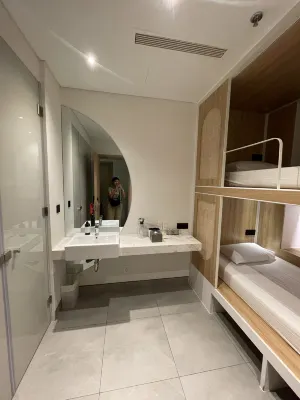 Meander Saigon Kamar Photos
