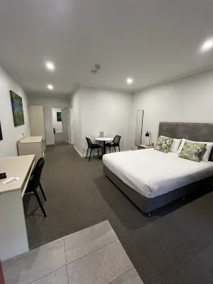 Presidential Motel Rooms Photos