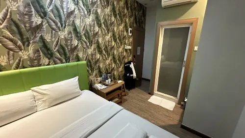 Kama Hotel Kamar Photos