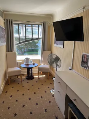 Hotel Celebrity Bournemouth East Cliff by Villare Hotels Rooms Photos