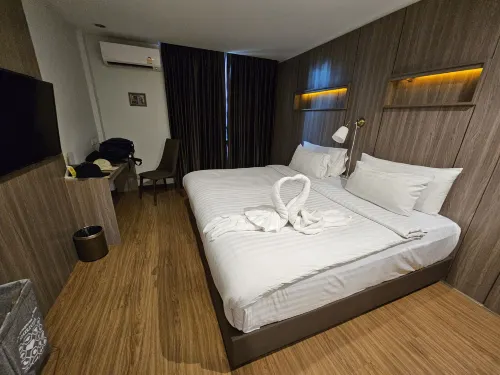 Bedever Bangkok Boutique Hotel - BTS Phra Khanong Zimmer Photos