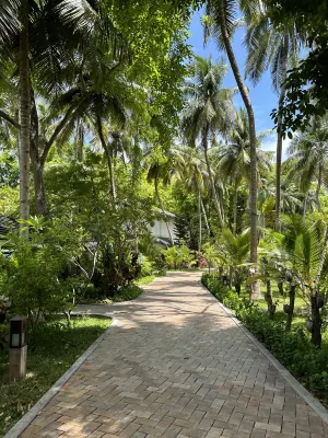 Royal Island Resort Рядом с отелем Photos