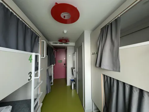 Clink I Lár Zimmer Photos