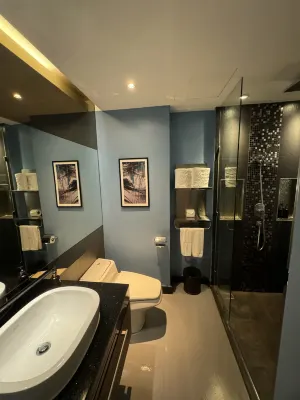 The Continent Hotel Sukhumvit Zimmer Photos