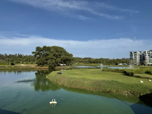 Wyndham Royal Lee Phuket Рядом с отелем Photos