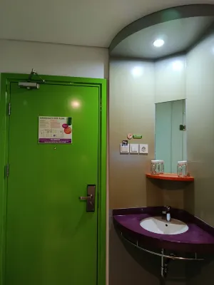 POP! Hotel Kelapa Gading Jakarta Kamar Photos