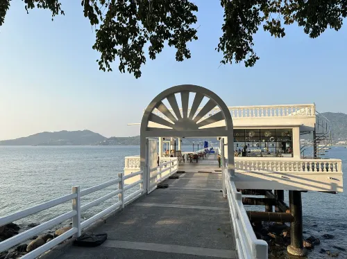 Amari Phuket Рядом с отелем Photos